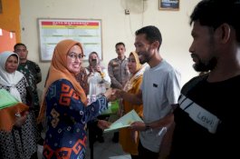 Bupati Luwu Utara 350 Sertifikat Tanah untuk Warga Karondan