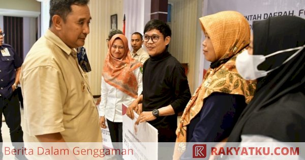 Pj Gubernur Sulsel Serahkan Armada Damkar ke Luwu Utara untuk Tingkatkan Kesiapsiagaan