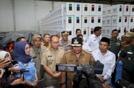 Pj Gubernur Sulsel Tinjau Gudang Logistik Pemilu Makassar, Kesiapan Matang dan Sesuai Jadwal