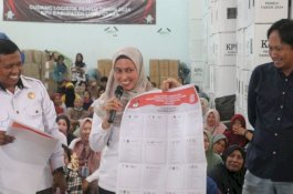 Bupati Luwu Utara Pantau Penyortiran Surat Suara Pilpres 2024