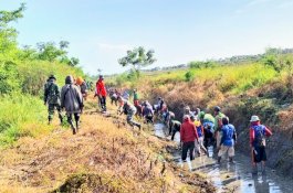 Wujud Kemanunggalan untuk Menjaga Kebersihan, Karya Bhakti TNI sebagai Pelopor Gotong-Royong Masyarakat
