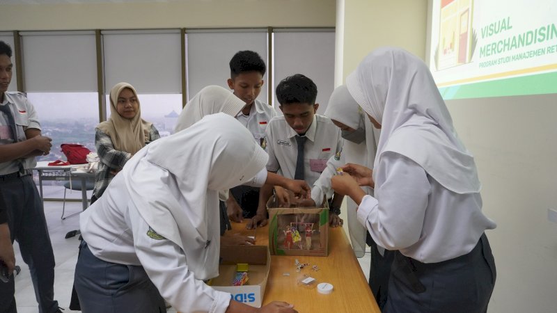 Siswa Polewali Mandar Ikut Trial Class, Simulasi Jadi Mahasiwa Sehari di Kalla Institute