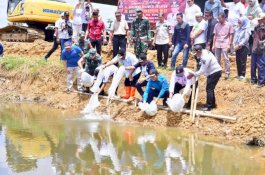 Peningkatan Ekonomi Nelayan, Pemprov Sulsel Akan Bagi 100 Juta Bibit Ikan dan Udang Gratis
