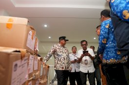 Pj Gubernur Sulsel Minta Distribusi Logistik Pemilu Harus Cepat di Tengah Cuaca Ekstrem