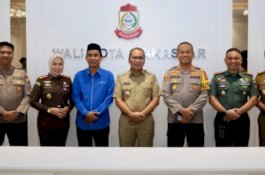 Bersama Wali Kota Makassar, Ketua DPRD Rudianto Lallo Tur Fasilitas Baru Kantor Balai Kota