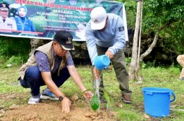 Pj Gubernur Sulsel Gencar Kembangkan Wisata Rammang-Rammang Melalui Penanaman Sukun