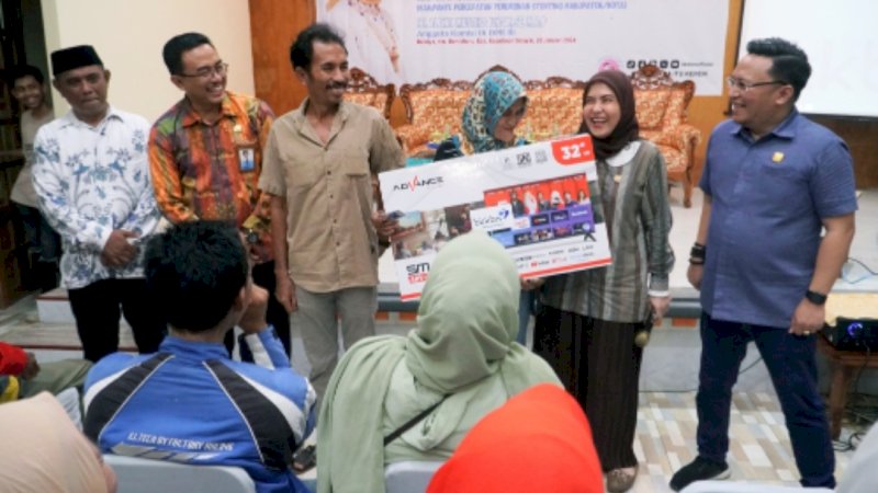 Anggota DPR RI Aliyah Mustika Ilham saat menggelar sosialisasi program Bangga Kencana dari BKKBN