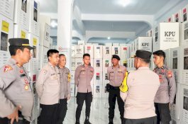 Pastikan Logistik Pemilu Aman, Polres Wajo Kontrol ke Gudang Logistik KPU