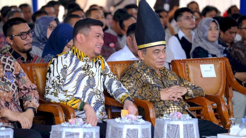 Bupati Gowa Adnan Purichta Ichsan saat bersama Menteri Kominfo Budi Arie Setiadi. 