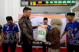 Pemkab Gowa dan Bulog Mulai Salurkan Bantuan Pangan