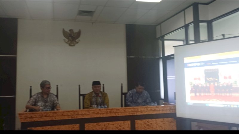 Komisi Pengawas Persaingan Usaha (KPPU) sulsel saat menggelar media update di Gedung Keuangan Negara (GKN) lantai 6, jumat(2/2)