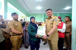 Bupati Gowa Tinjau Distribusi Bantuan Cadangan Beras