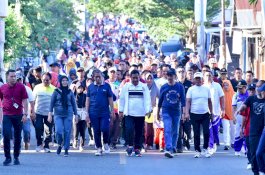 Pj Gubernur Sulsel dan Bupati Wajo Ajak Ribuan Masyarakat Ikuti Jalan Sehat-Senam Bersama