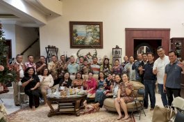 Sejumlah Pendeta dari Berbagai Gereja Beri Dukungan dan Mendoakan Anggota DPD-RI Lily Amelia Salurapa