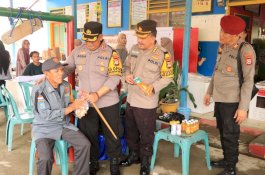 Polres-Pemkab Barru Berikan Bantuan Kesehatan Petugas TPS Pemilu 2024