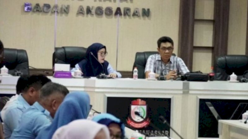 Komisi B DPRD Kota Makassar menggelar Rapat Panitia Khusus (Pansus) pembahasan Rancangan Peraturan Daerah (Ranerda) tentang Pendirian Perusahaan Umum Daerah (Perumda) Terminal Makassar Metro.