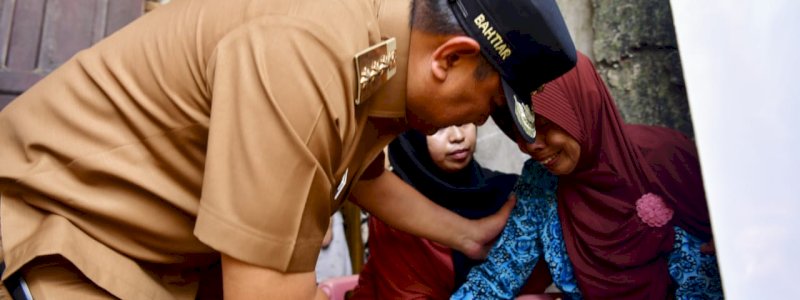 Turut Berbelasungkawa, Pj Gubernur Sulsel Silaturahmi ke Keluarga Petugas KPPS yang Meninggal Dunia