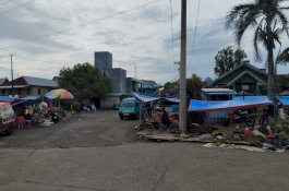 Pemkab Barru Kesulitan Tertibkan Lapak Tumpah, Pedagang Pasar Mengeluh