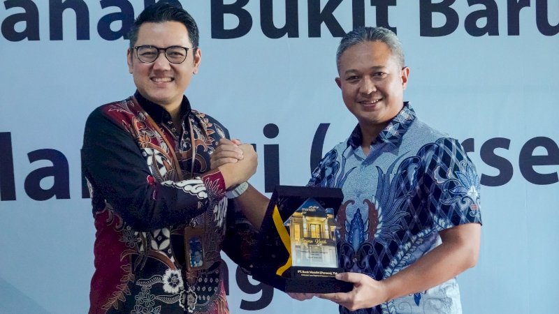 Bukit Baruga saat melakukan penandatanganan MOU bersama Bank Mandiri