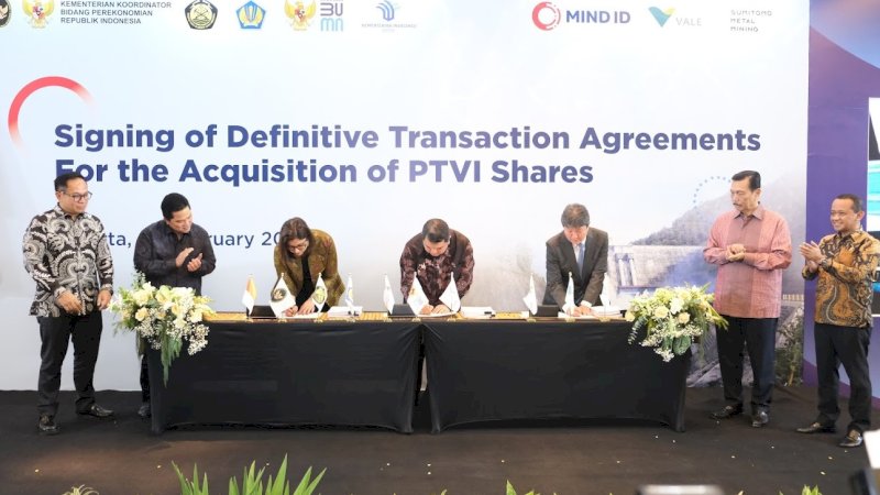 Penandatanganan perjanjian jual beli saham dalam rangka divestasi PT Vale Indonesia oleh PT Mineral Industri Indonesia (MIND ID) bersama Vale Canada Limited (VCL) dan Sumitomo Metal Mining Co., Ltd. (SMM), Senin (26/2/2024), di Jakarta. (Foto: PT Vale Indonesia)