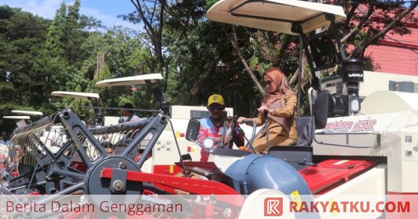 Pemkab Luwu Utara Salurkan Bantuan Combine Harvester Tingkatkan Produksi Gabah