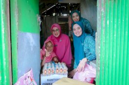 Anjangsama TP PKK Barru, Bagikan Bantuan untuk Pemerlu Pelayanan Kesejahteraan Sosial