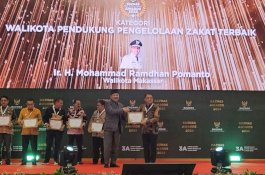 Danny Pomanto Terima Penghargaan Keenam Dari Baznas RI