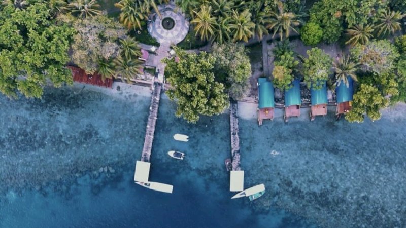 Penandatanganan Kontrak Kerjasama terkait pemasangan PLTS atap antara PLN Icon Plus dengan Pengelola Resort di Pulau Dutungan, Kabupaten Barru, Sulawesi Selatan.