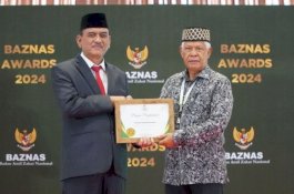 Baznas Barru Dapat Penghargaan Penyalur Zakat Terbaik