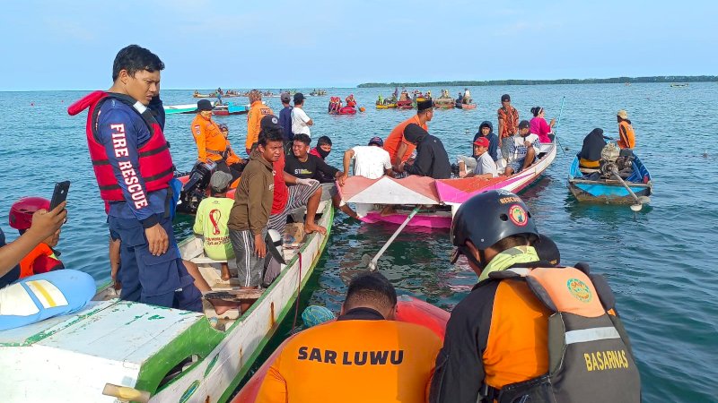 Tim SAR gabungan melakukan pencarian korban. (Foto: Basarnas Makassar)