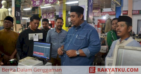 Bupati Maros Buka Bazar Murah Ramadan dan Festival UMKM Perseroda