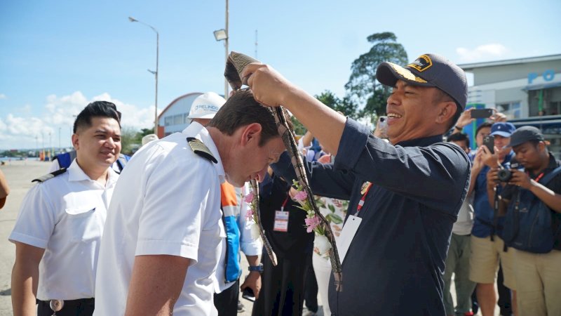 Pj Wali Kota Parepare Sambut Kedatangan Kapal Pesiar Bawa Ratusan Witasawan Mancanegara