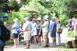 Keunikan Budaya Lokal, Wisman Banjiri Kampung Nelayan Mate'ne Barru