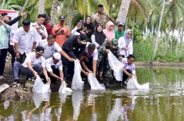 Inisiatif Pj Gubernur Sulsel, Sudah 2,1 Juta Benih Ikan Air Tawar Ditebar di Bone