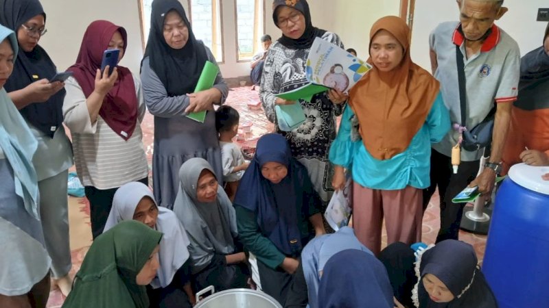 Pelatihan pembuatan nata de coco dan standardisasi pengemasan ikan asap yang digelar PT Vale IGP Morowali di Desa Laroue, Bungku Timur, Morowali, Senin-Rabu (4-6/3/2024). (Foto: PT Vale Indonesia)