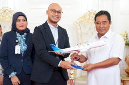 Pj Gubernur Sulsel Minta Garuda Tambah Rute Penerbangan Domestik-Internasional