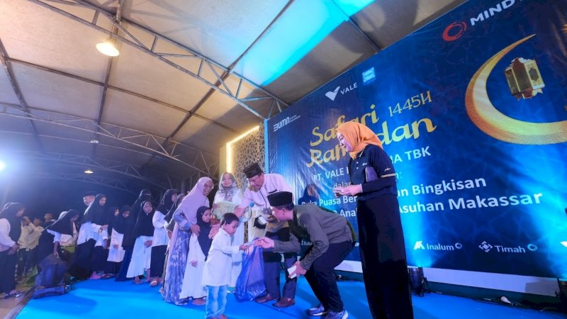 PT Vale Indonesia memberikan bingkisan untuk anak yatim serta santunan untuk panti asuhan pada kegiatan Amaliah Ramadan bertema Sulsel Peduli yang digelar Asosiasi Pengusaha Indonesia (Apindo) Sulsel bersama Pemprov Sulsel.