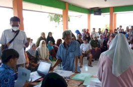 Pemerintah Desa Nepo Bagikan 646 Sertifikat Tanah Program PTSL