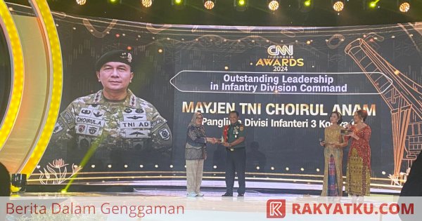 Pangdivif 3 Kostrad Terima Penghargaan Outstanding Leadership in Infantry Division Command