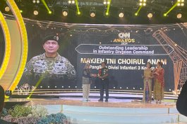 Pangdivif 3 Kostrad Terima Penghargaan Outstanding Leadership in Infantry Division Command