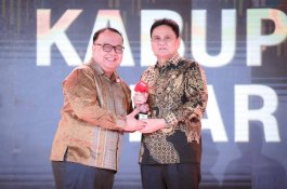 Bupati Barru Raih Penghargaan Best Stunting Prevention di CNN Indonesia Awards