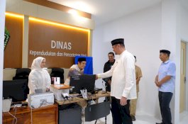 Safari Ramadan di Tompobulu, Bupati Gowa Resmikan Pos Pelayanan Publik dan Serahkan Berbagai Bantuan