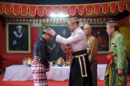 Pemkab Gowa Anugerahi Kajati Sulsel Gelar Adat I Mannuntungi Daeng Mattola
