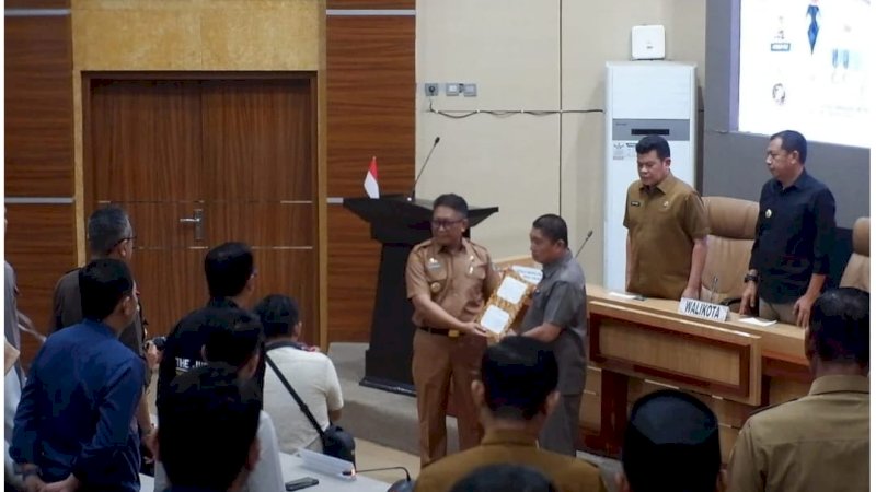 Hadiri Musrenbang, Kaharuddin Kadir Serahkan Pokir DPRD Parepare 