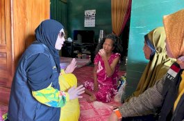 Makan Diberi Tetangga, Kisah Haru Nenek Sakit Stroke di Kota Parepare Hidup Sendiri