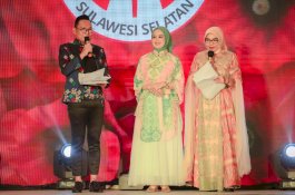 Fashion Show Dekranasda Sulsel: Busana Plt Ketua PKK Barru Ditawar Rp3 juta
