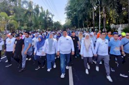 Puluhan Ribu Warga Maros Meriahkan Jalan Santai Peringatan Tiga Tahun Kepimipinan Chaidir-Suhartina