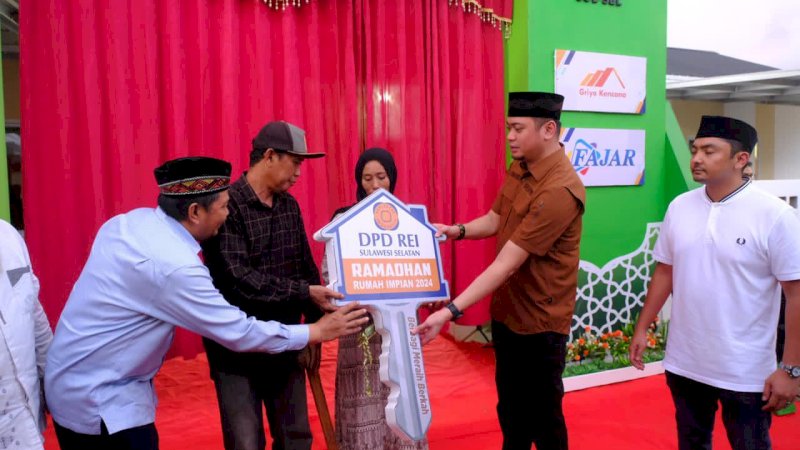 Bupati Gowa Serahkan Rumah Gratis Bagi Masyarakat Kurang Mampu