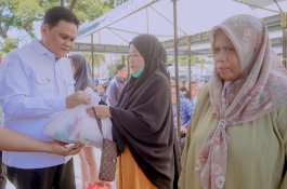 Operasi Bahan Pokok Murah Pemkab Barru Diserbu Ibu-ibu