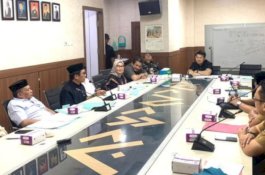 Eric Horas Pimpin Rapat Monev Komisi B DPRD Makassar Triwulan I